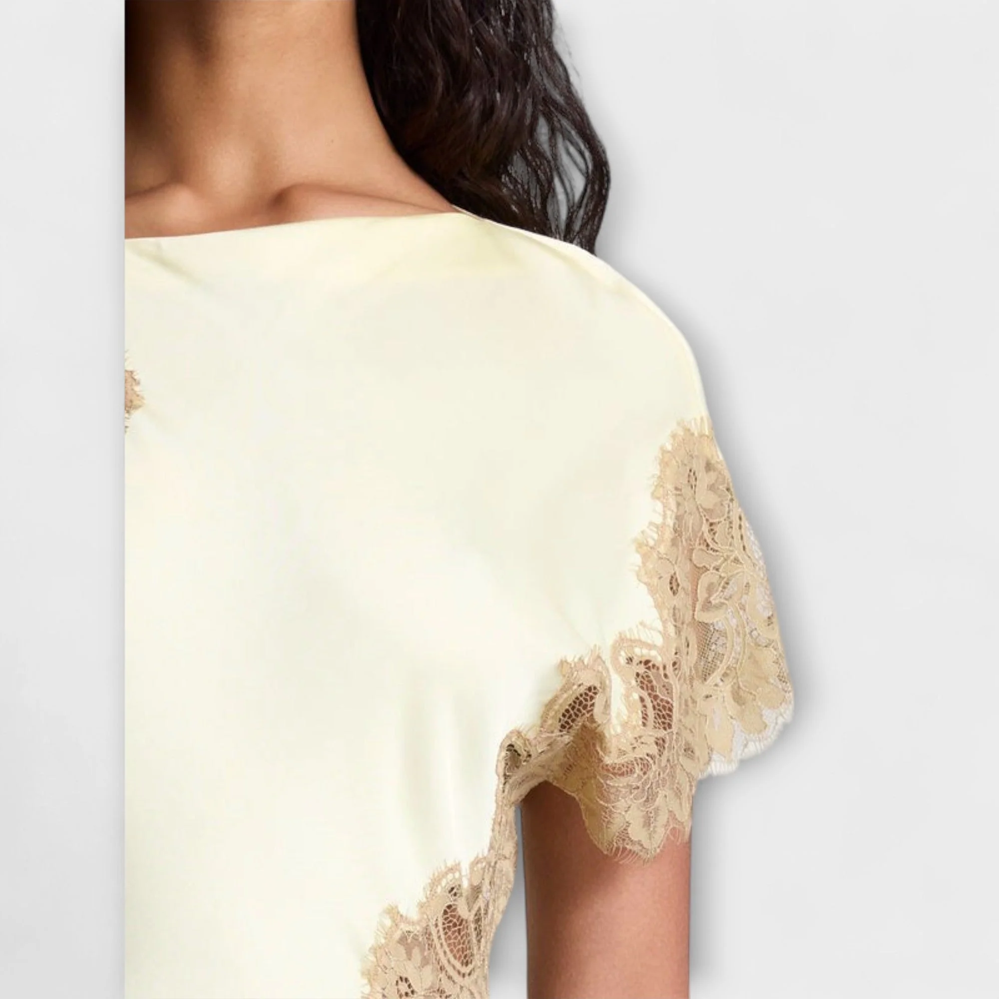 Margaret - Maxi Dress with Satin and Lace Accents - Image 4